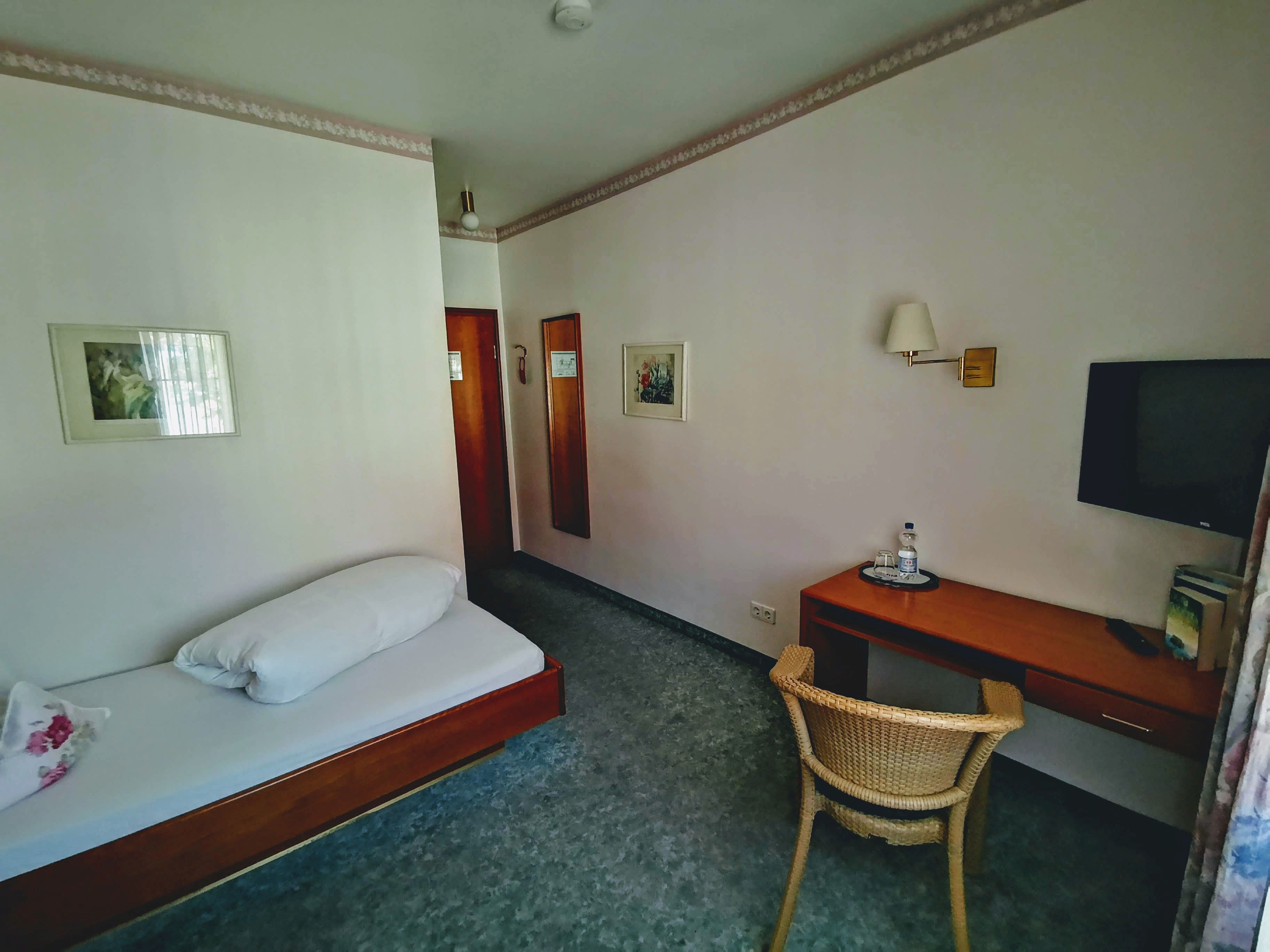 Standard Single Room | Free WiFi, bed sheets