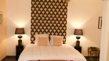 Deluxe kamer (Barocco) | Individueel gedecoreerd, individueel gemeubileerd, een laptopwerkplek