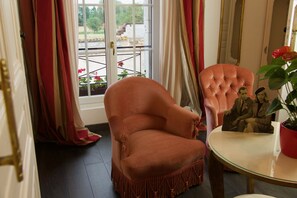 Courtyard view - Maison du Figuier (Lancie)