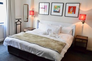 Departamento (1 Bedroom) | 1 habitación y espacio para trabajar con laptop 