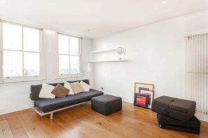 Apartment (1 Bedroom) | Living area - 1 Bedroom Flat near Hoxton & Shoreditch (London)