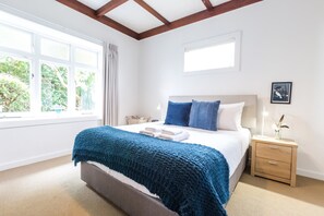 Room - Light-filled Newly Renovated 3 Bedroom Villa in Remuera (Auckland)