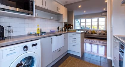 Sunny, Character 2 Bedroom Home - Mission Bay