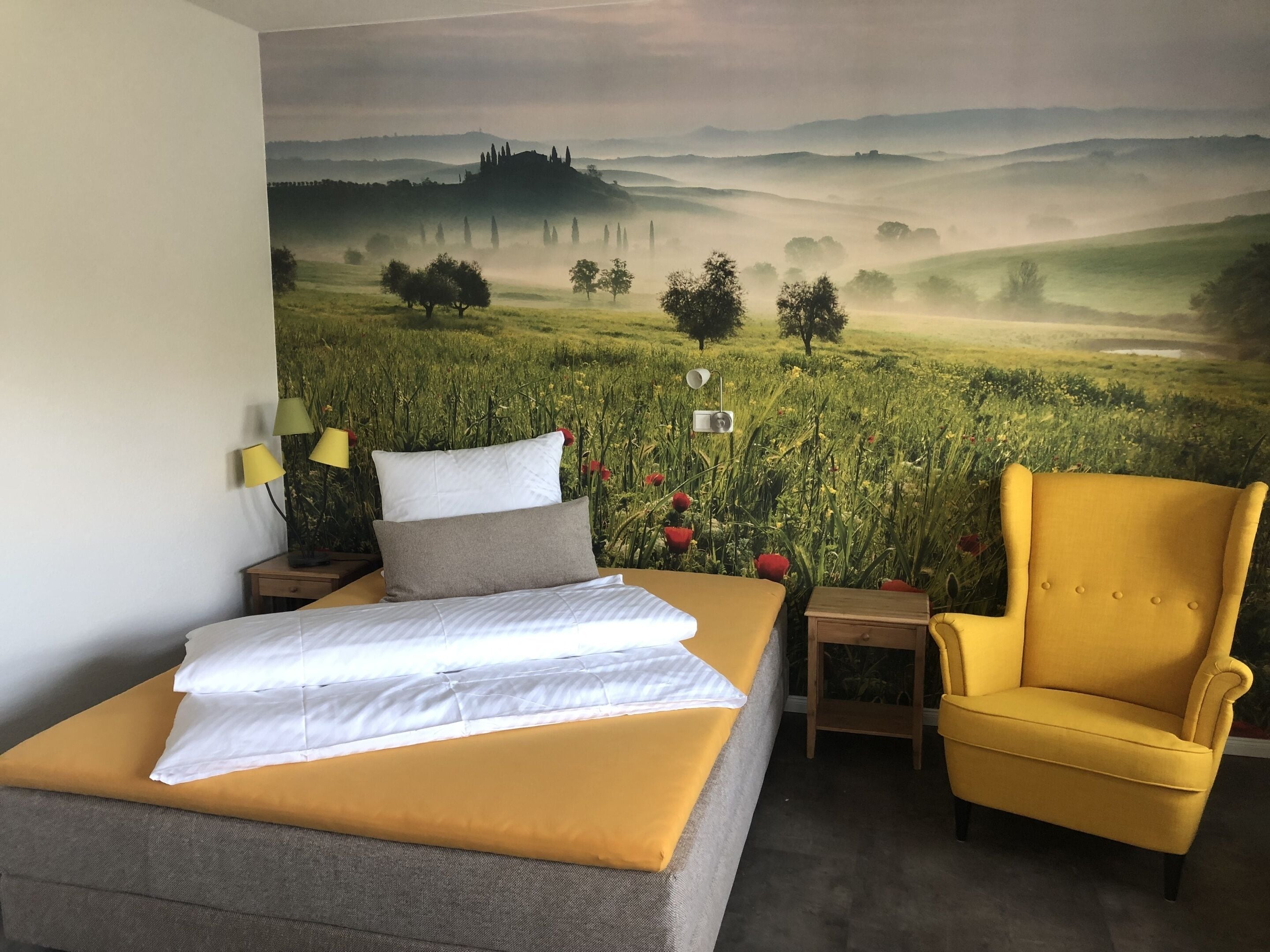 Yhden hengen huone, esteetön, kylpyhuone makuuhuoneen yhteydessä