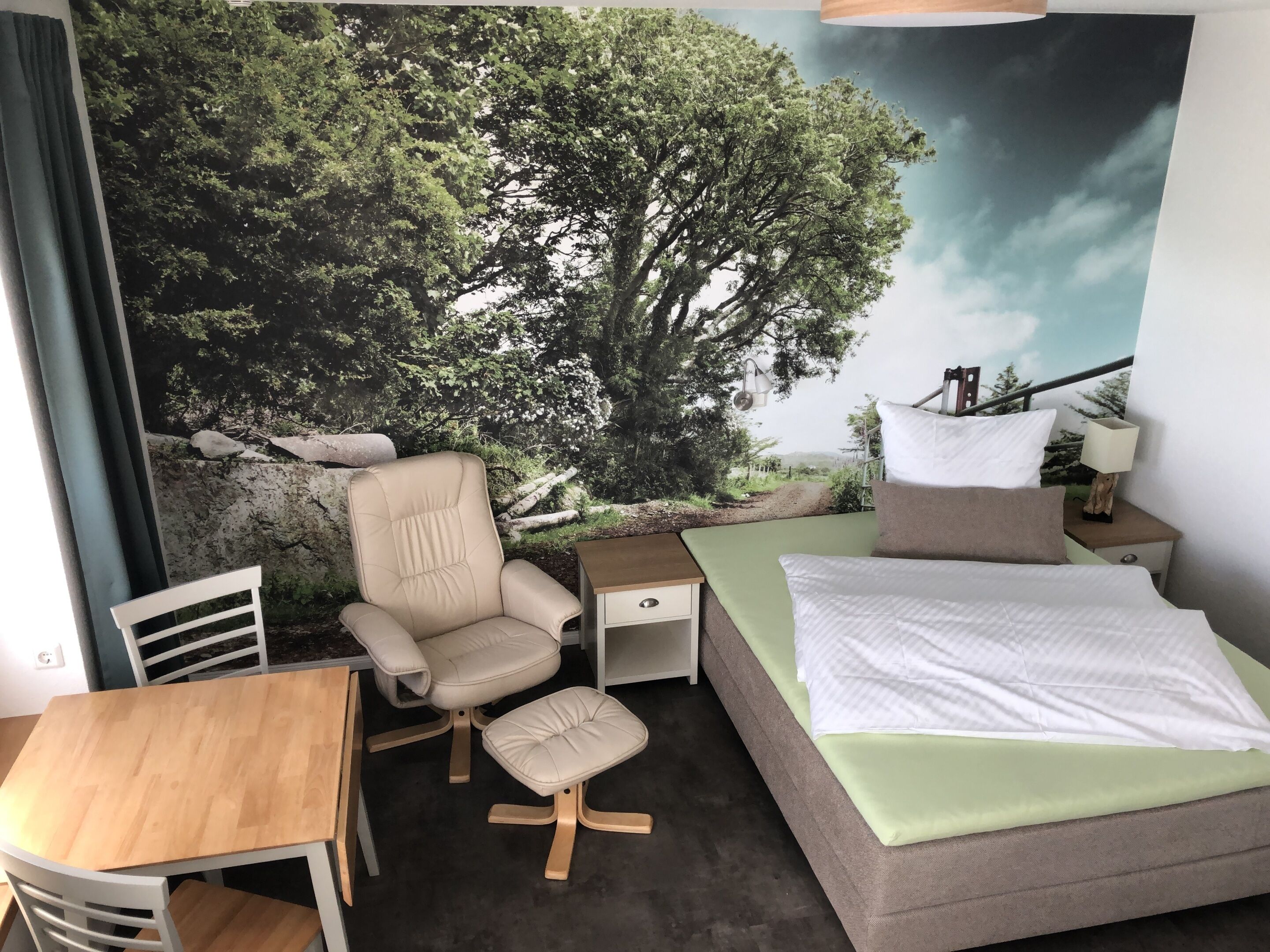 Yhden hengen huone, esteetön, kylpyhuone makuuhuoneen yhteydessä