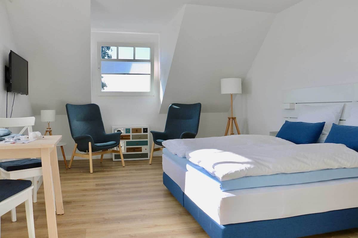Tweepersoonskamer, toegankelijk voor mindervaliden, en-suite badkamer (Groß) | Interieur