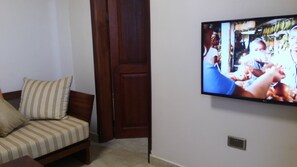 Television - Tripplex Hotel (Arua)