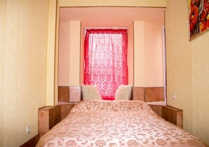 Desk, iron/ironing board, free WiFi, bed sheets