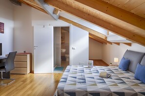 Kamar, 1 kamar tidur (Liberty sul Golfo 1) | Meja kerja, Wi-Fi gratis, dan seprai linen