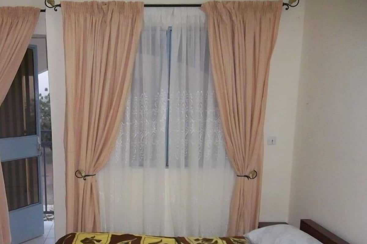 Deluxe Double Room | Desk, blackout drapes, free WiFi, bed sheets