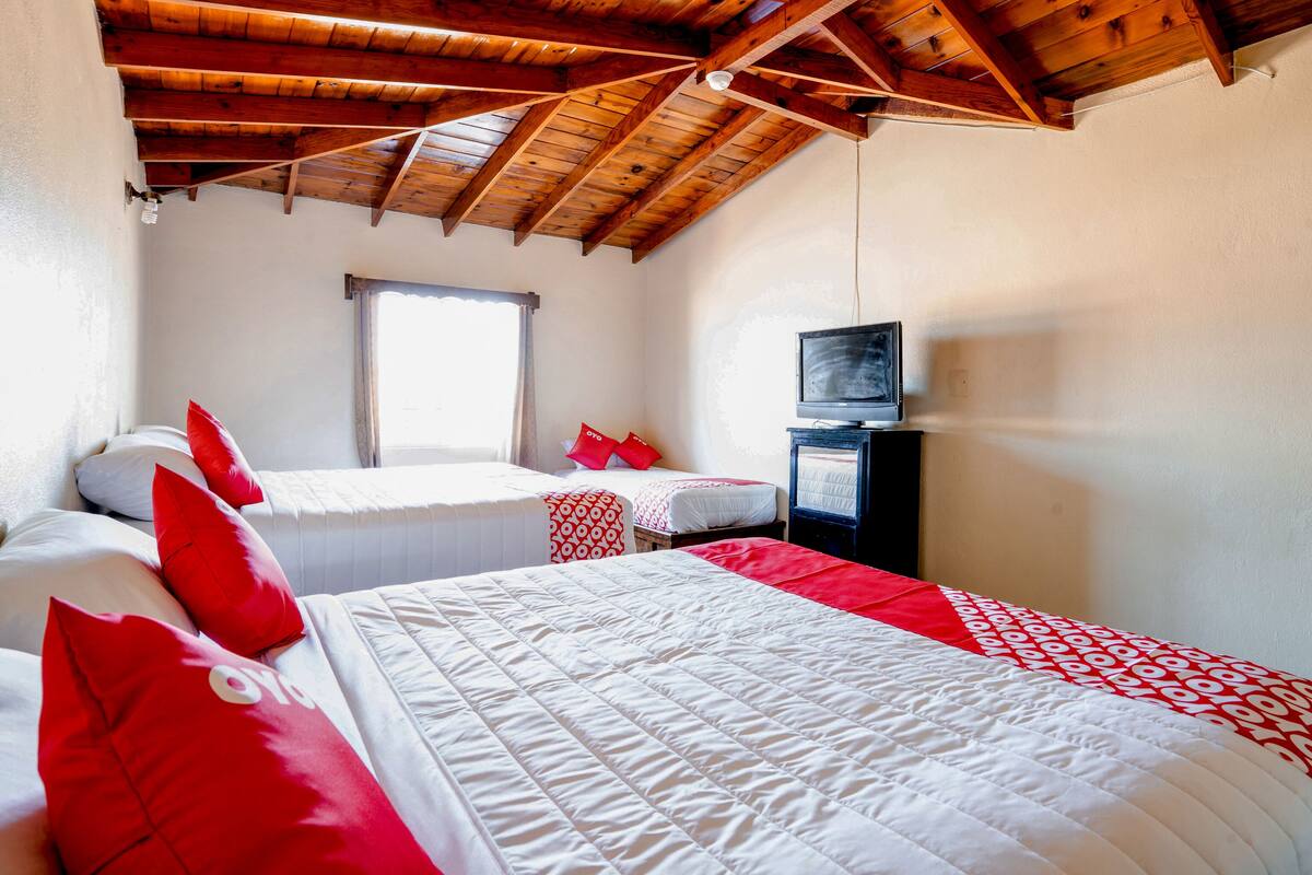 Family Room | Iron/ironing board (on request), WiFi (free), bed sheets