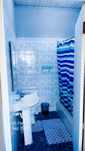 Single Room, 1 Single Bed | Bathroom