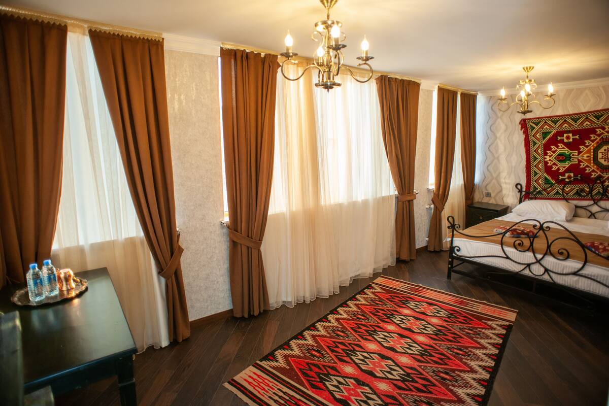 Superior-Doppelzimmer, 1 King-Bett, eingeschränkter Meerblick