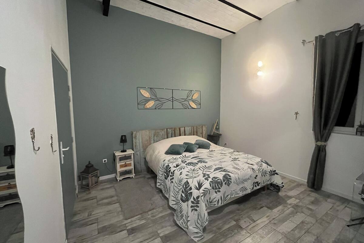 Double Room (Accessible) | 1 bedroom, individually decorated, individually furnished