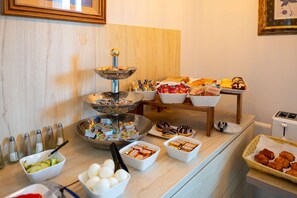 Desayuno buffet todos los días (con cargo)