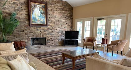Beautiful apartment at AVALON RESORT TYPE CONDO; 2Br, 2Ba