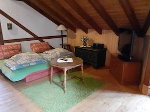 Monolocale | Con arredamento individuale, ferro/asse da stiro, Wi-Fi gratuito