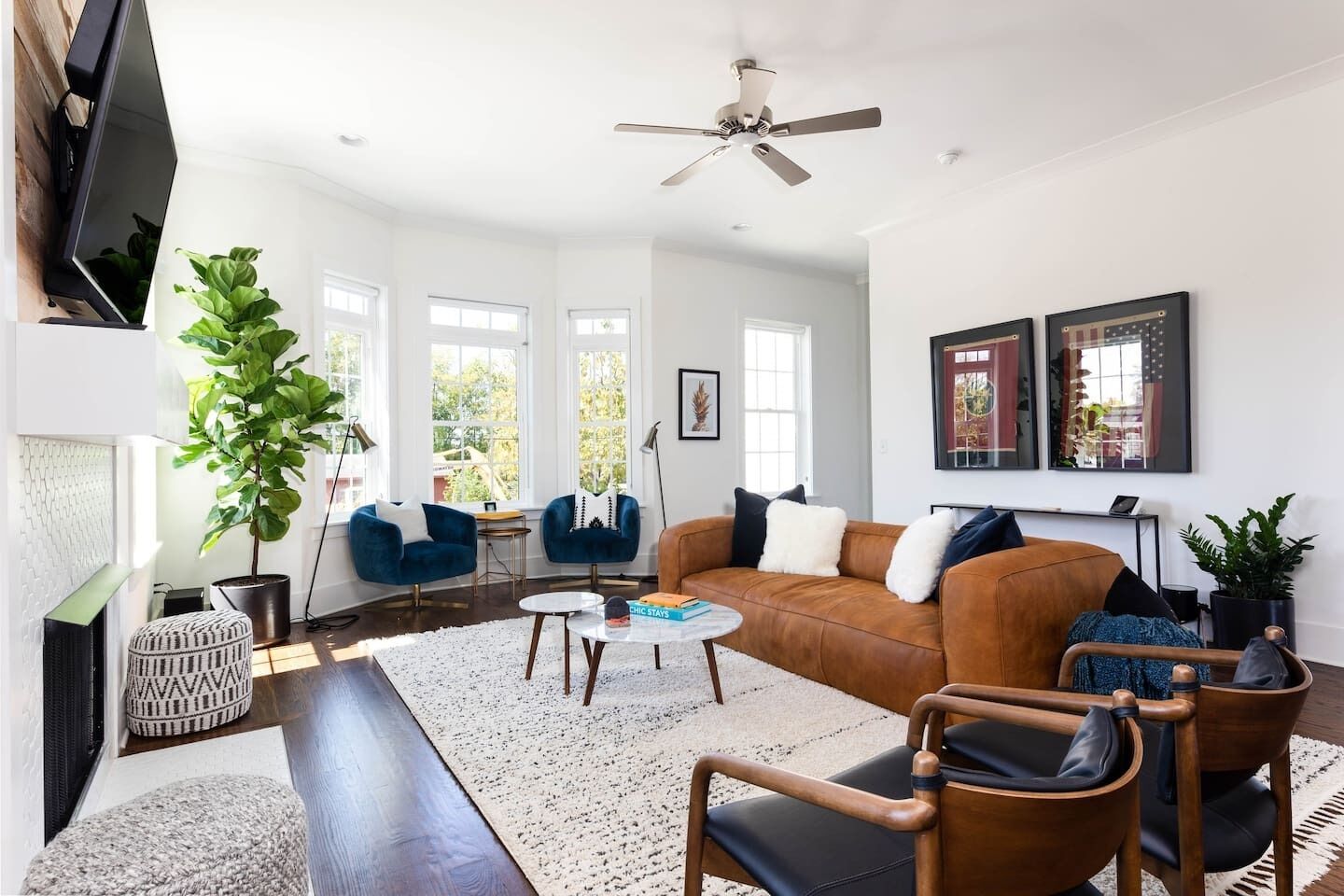 Your Cozy Downtown Escape With Rooftop Fire-pit