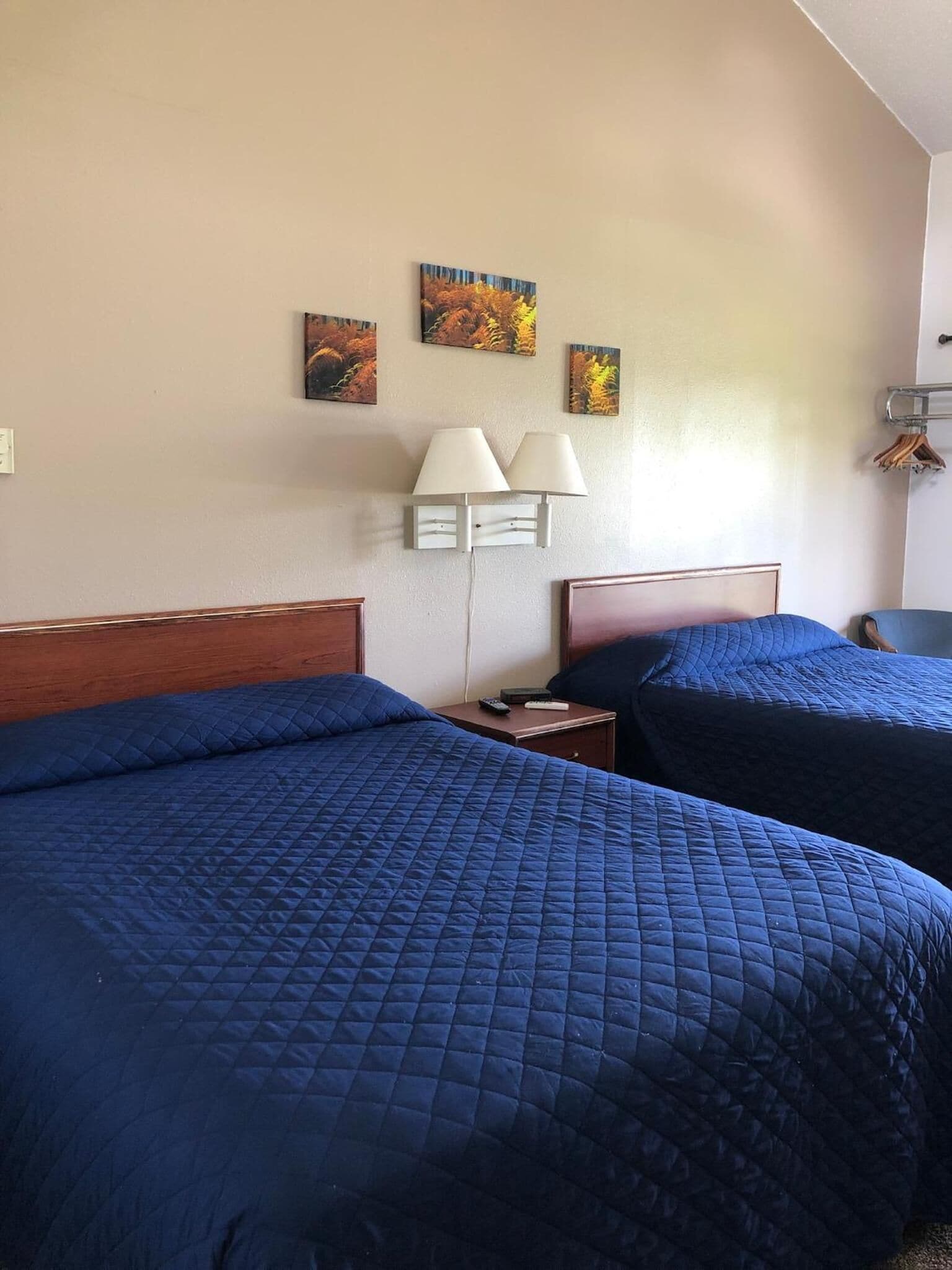 standard room, 1 bedroom, non smoking, private bathroom (motel rooms, 2 queen beds) | 1 bedroom, individually decorated, individually furnished, free wifi