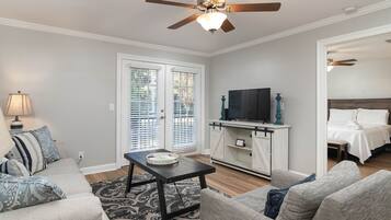 Iron/ironing board, free WiFi, bed sheets