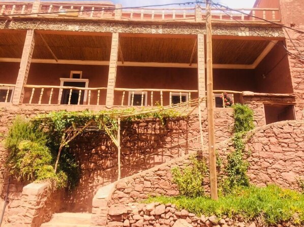 Fachada de la propiedad