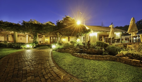 Exterior. Whispering Pines Country Estate