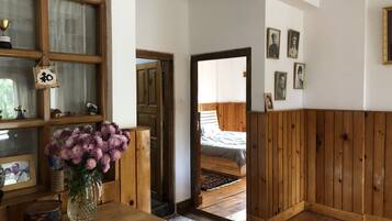 1 bedroom, in-room safe, iron/ironing board, internet