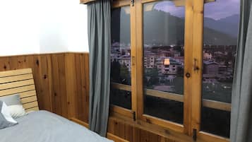 1 多间卧室、客房内保险箱、熨斗/熨衣板、上网接入