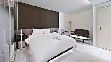 Deluxe Double Room | Down duvets, desk, blackout curtains, soundproofing