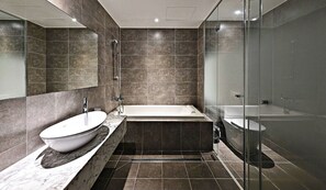 Hair dryer, slippers, towels, soap - Rendezvous HOTEL (Hanam)