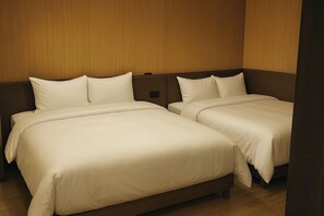 Twin Room | Gebar bulu kapas, meja, langsir/tirai gelap terus, kalis bunyi 