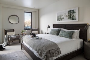 3 slaapkamers, een strijkplank/strijkijzer, wifi, beddengoed