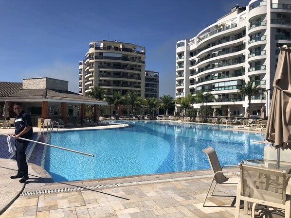 Outdoor pool - Life, Your Vacation with Leisure, 24-Hour Security, Swimming Pools and Much More (Rio de Janeiro)