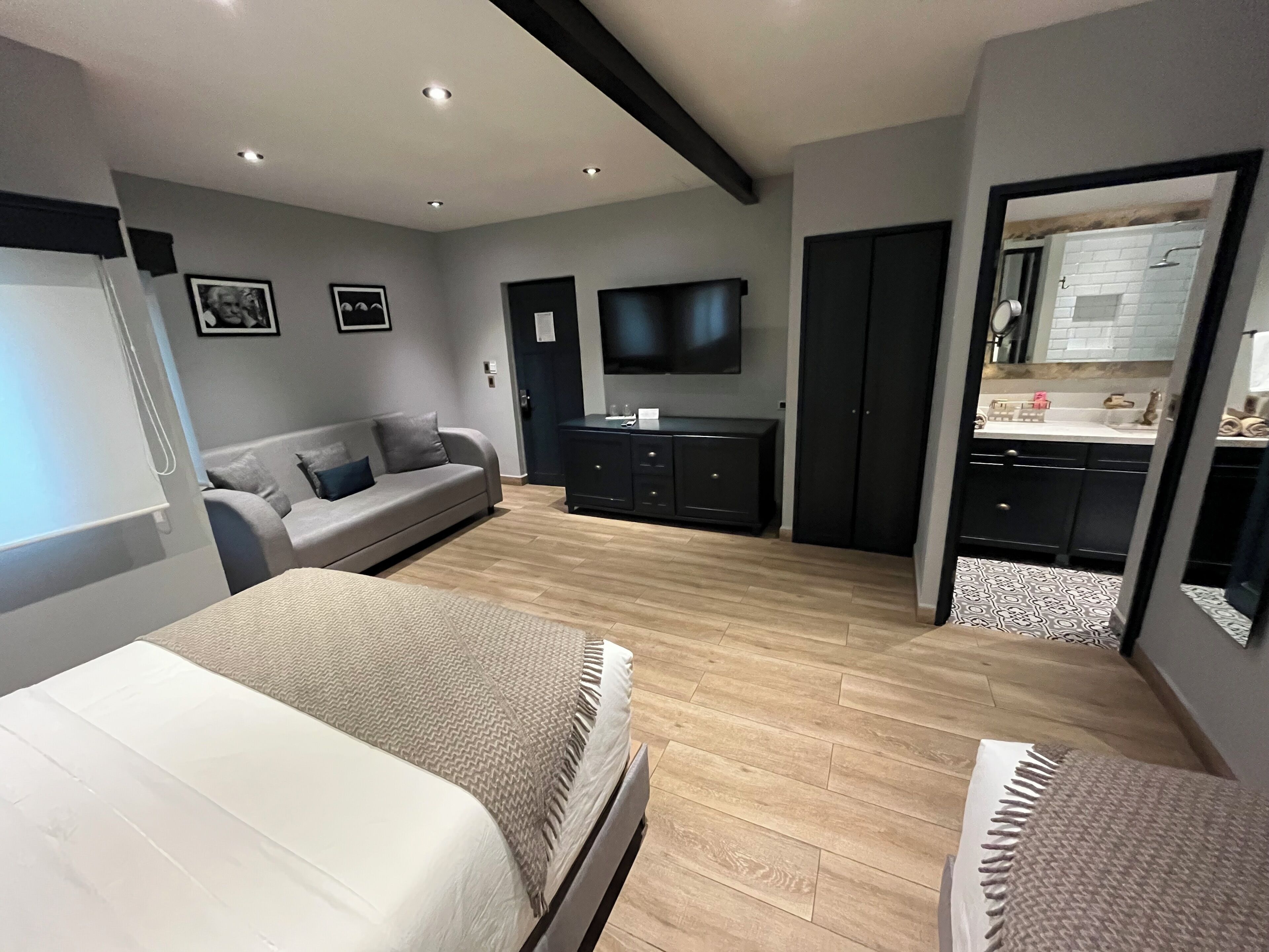 deluxe doble con sofa cama | 1 bedroom, tempur-pedic beds, in-room safe, soundproofing