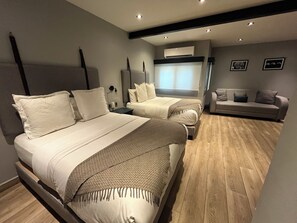 Deluxe Doble con Sofa cama | Κρεβάτια Tempur-Pedic, χρηματοκιβώτιο στο δωμάτιο, ηχομόνωση 