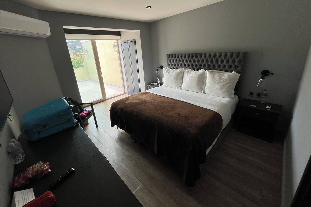Suite King Size Terraza | Tempur-Pedic beds, in-room safe, soundproofing, iron/ironing board