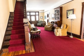 Interior - Double Oaks Bed and Breakfast (Greensboro)