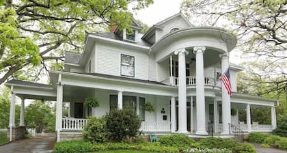 Double Oaks Bed and Breakfast