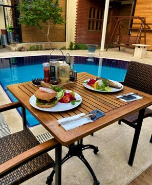 Breakfast meal - Kaleici Apart's Hotel (Antalya)