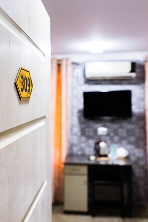 Superior Room | Desk, laptop workspace, blackout drapes, soundproofing -  Reikartz Kokand (Kokand)