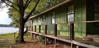 Peaceful, Secluded Lakefront Cabin