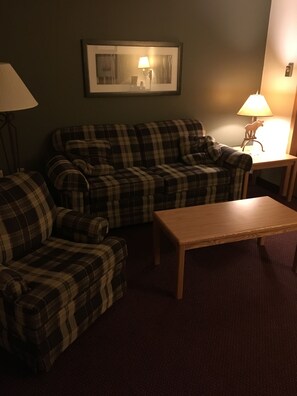 2 Room Suite, 1 King Bed and Sofa Bed, Jetted Tub | Blackout drapes, soundproofing, iron/ironing board, free WiFi - Moose Lake Lodge & Suites (Moose Lake)