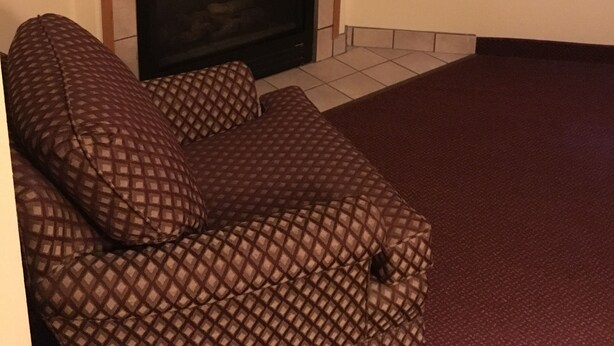 Suite, 1 kingsize-seng med sovesofa, massasjebadekar | Blendingsgardiner, lydisolert, strykejern/-brett og wi-fi (inkludert)