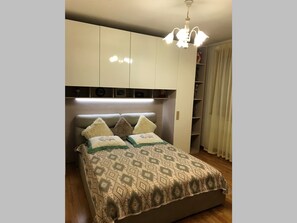2 chambres, bureau, lit parapluie, Wi-Fi gratuit