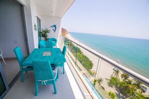 Luxury-Apartment, Meerblick | Blick vom Balkon