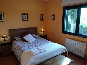 4 Schlafzimmer, Schreibtisch, Bügeleisen/Bügelbrett, kostenloses WLAN