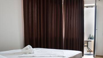 Classic Studio, Balcony | Desk, soundproofing, iron/ironing board, free cots/infant beds