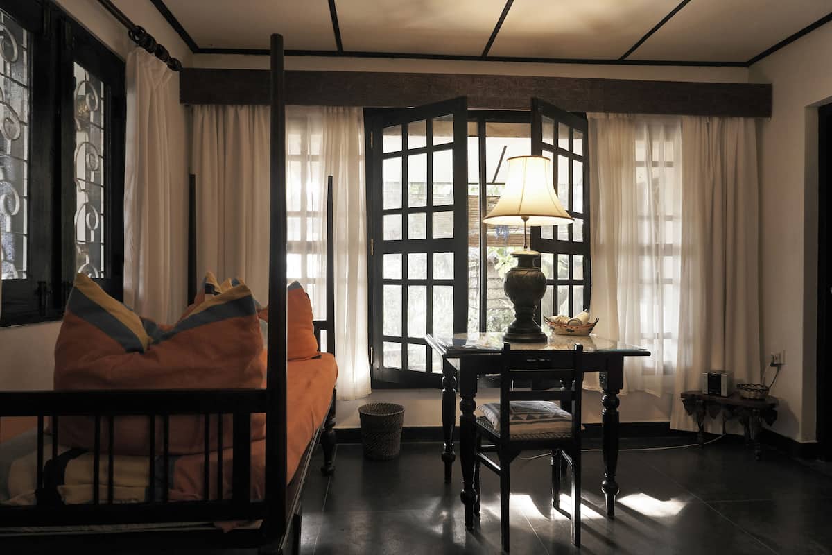 Comfort Double or Twin Room | Desk, laptop workspace, blackout drapes, soundproofing