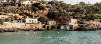 Casa Sigrunella++with infinity pool (12x4m)++ in Cala Llombards
