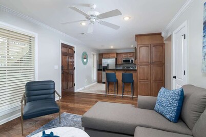 Oxford Square Condo! Perfect Location!